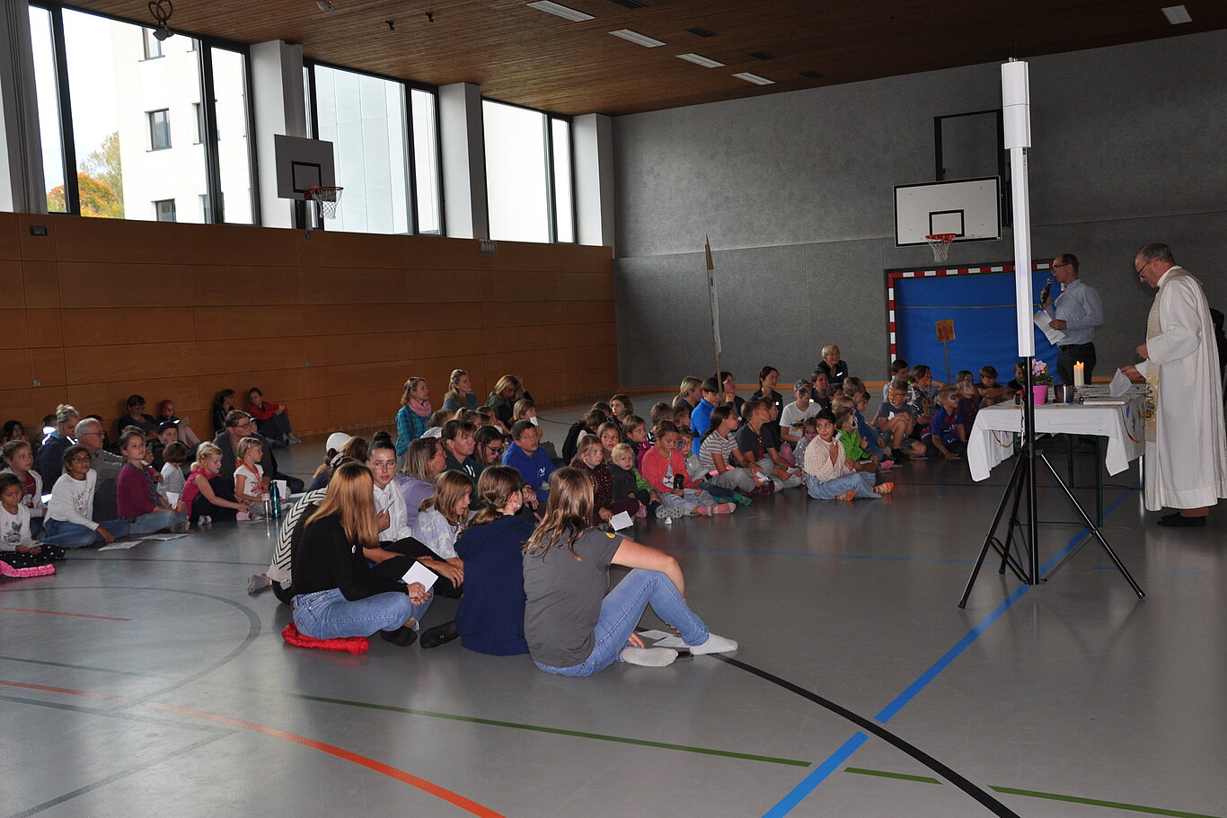 Foto: KJS Salzburg Gottesdienst als Abschluss des Kinderfestes im Turnsaal