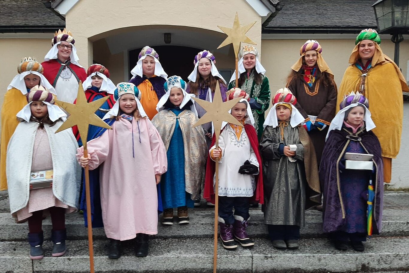 14 Sternsinger:innen aus Kufstein - Zell